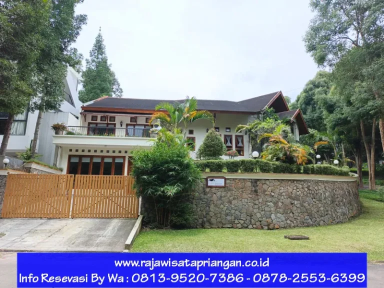 Villa IMS Trinity Kampung Daun 7 Kamar Private Pool